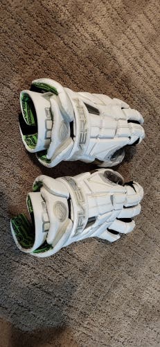Used Player's Maverik M4 Lacrosse Gloves 13"