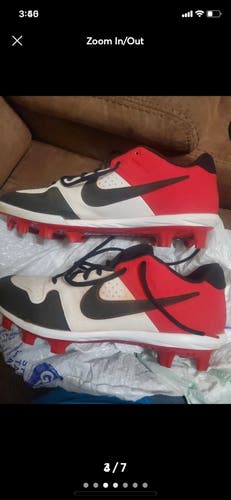 Nike molded baseball/softball cleats