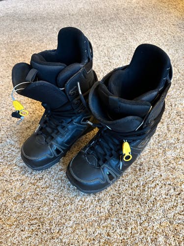 Men's Used Size 9.5 (Women's 10.5) Burton Freestyle Snowboard Boots Medium Flex Freestyle
