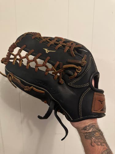 Mizuno Select 9 “Ichiro” Left Hand Throw 12.5" Baseball Glove