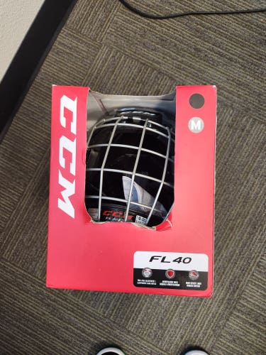 New Medium CCM FL40 Helmet