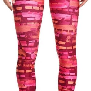 Saucony Running Women's Scoot Crop Leggings - Red Wine Print - SMALL - MSRP $70