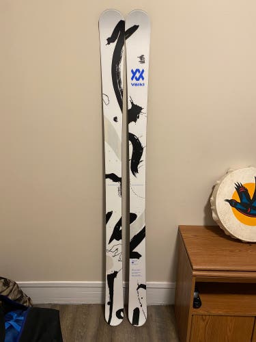 Volkl Revolt 95 Skis