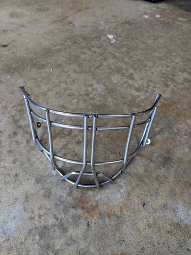 Used Bauer nme10 cheater cage