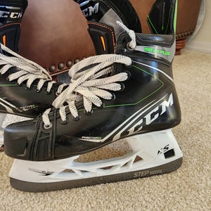 CCM Ribcore MAXX PLUS Hockey Skates Regular D Width Size 7.5