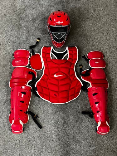 Nike Pro Catcher's Set