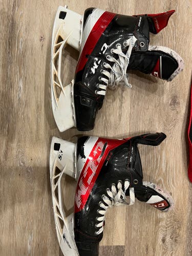 Used CCM Regular Width Size 9.5 JetSpeed FT4 Pro Hockey Skates