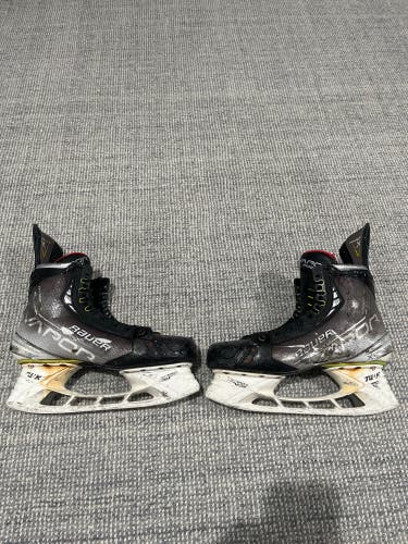 Used Bauer Regular Width   Size 10 Vapor Hyperlite Hockey Skates
