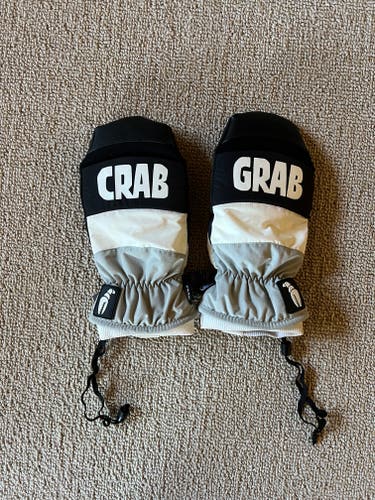 Mens size medium Crab Grab snowboarding mittens