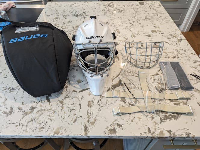 Senior New Bauer 960 Goalie Mask straight bar cage