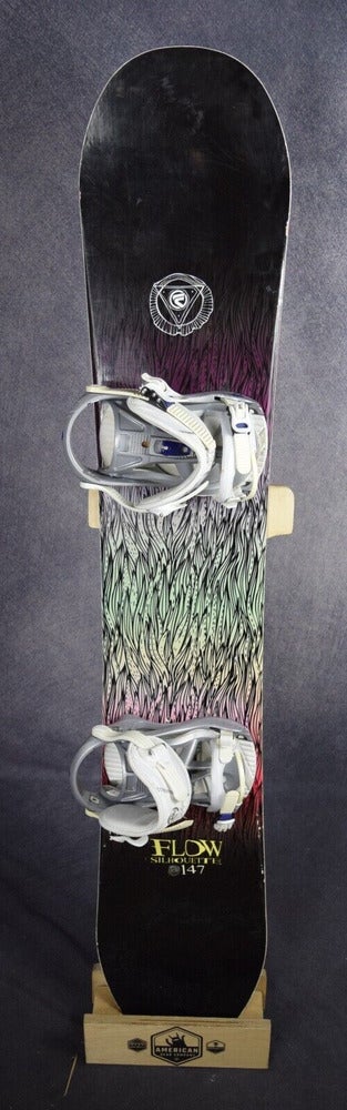 FLOW SILHOUETTE SNOWBOARD SIZE 147 CM WITH K2 MEDIUM BINDINGS 