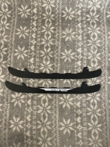 New CCM XS1 Black +2MM Size 271 Steel