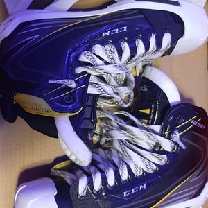 Intermediate New CCM Tacks 6092 Size 7 Hockey Goalie Skates Regular Width Size 7
