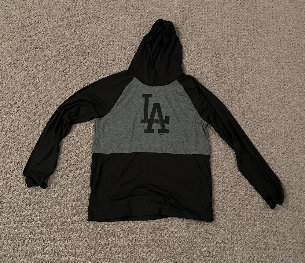 Used Fanatics LA Dodgers Hoodie/pullover Size Medium (In Great Condition)