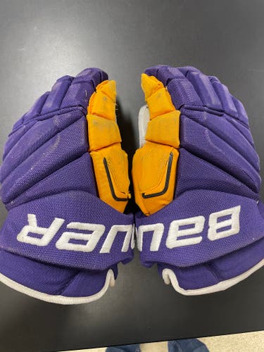 Bauer Vapor APX2 Gloves