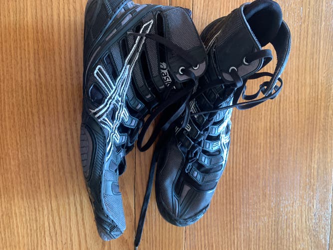 Used Asics omniflex wrestling shoe size 11