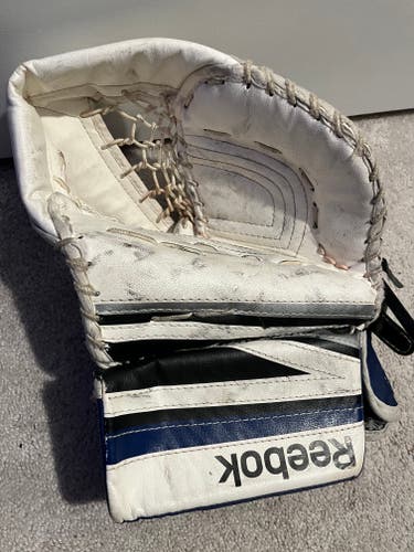 Reebok goalie glove 14k jr