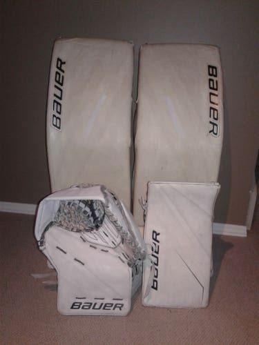 Bauer Supreme 1S Pads and 2S Gloves Full Set