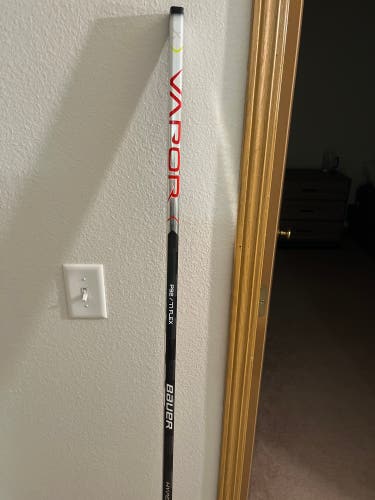 Senior Left Hand P92 Pro Stock Vapor Hyperlite Hockey Stick