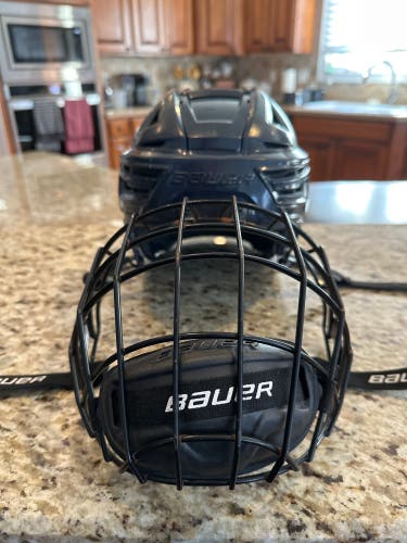 Used Small Bauer  Re-Akt 150 Helmet