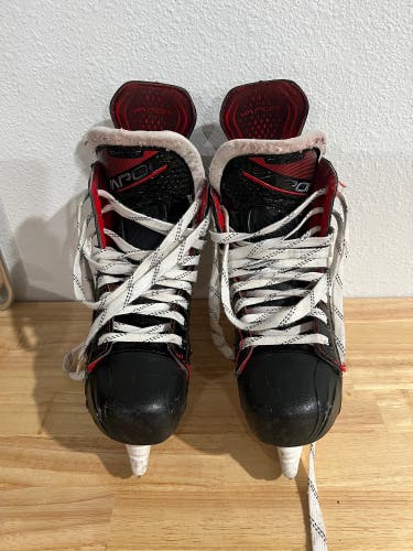 Used Bauer Regular Width Size 4.5 Vapor X2.7 Hockey Skates