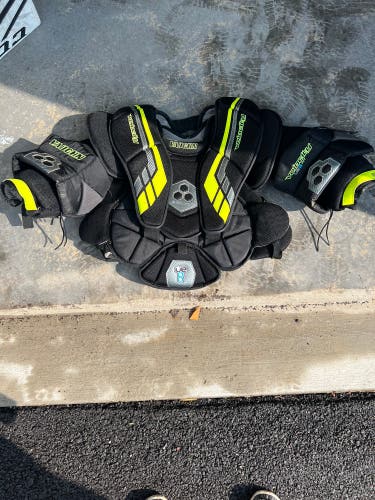 New Medium Vaughn Velocity VE8 Int Goalie Chest Protector