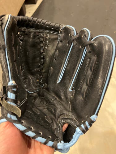 Right Hand Throw 11.5" Flash Softball Glove