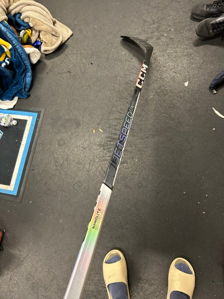 Senior Right Handed P28 JetSpeed FT6 Pro Hockey Stick