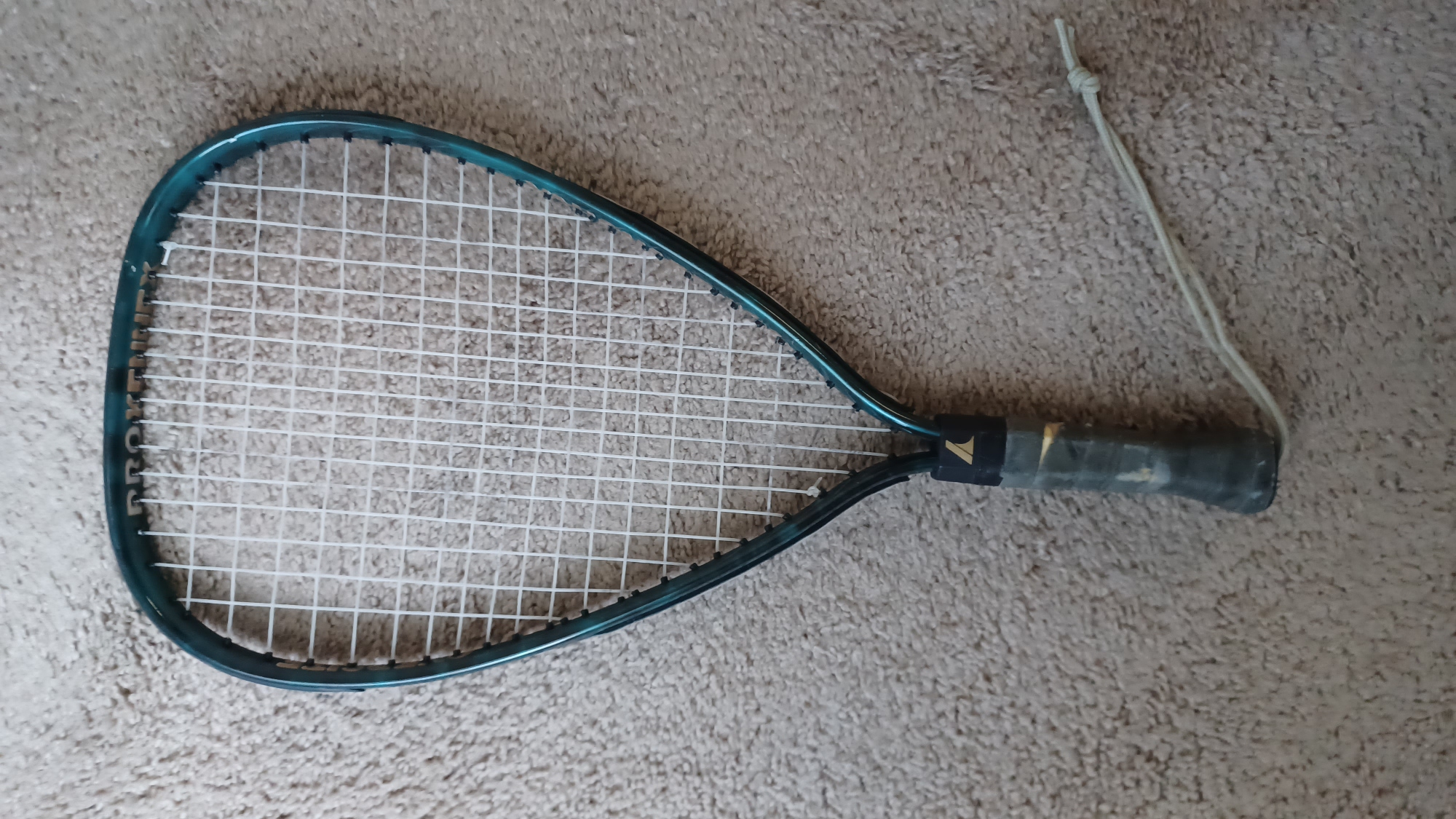 Used Pro Kennex Vanguard 100 SuperWidebody Racquetball Racket with Cover