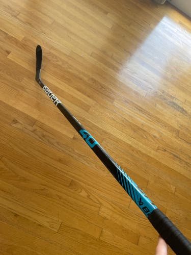 Bauer Used Right Handed P28  Hockey Stick P28/40flex 61 Flex