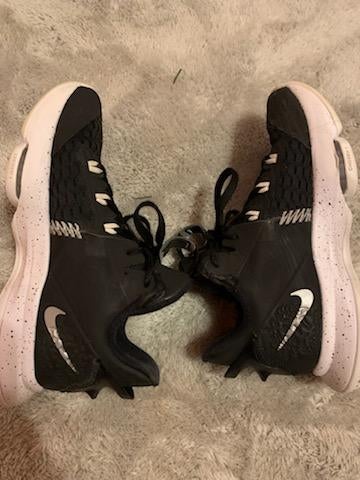 Used Men's Size 7.0 (Women's 8.0) Nike Shoes
