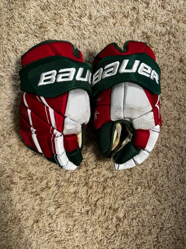 Retro New Jersey Devils Bauer Hockey Gloves