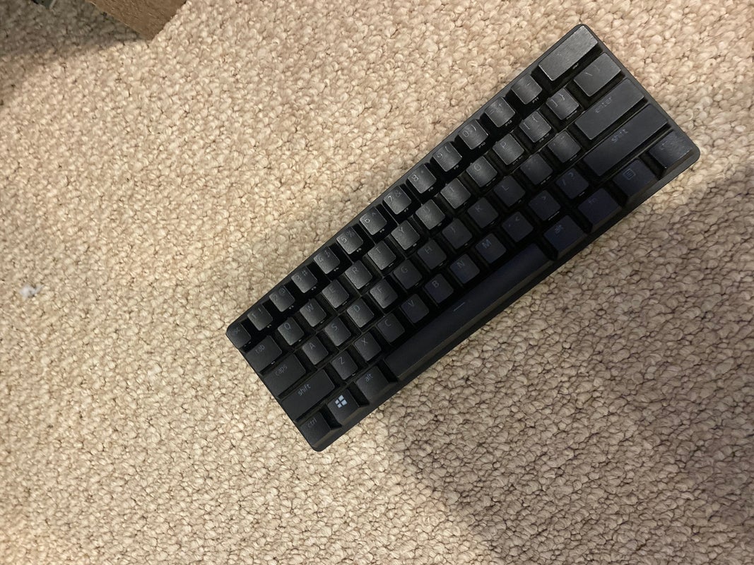 Razor Huntsman Mini / 60% Keyboard / Purple Switches