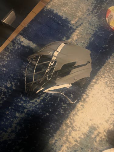 Matt Gray Cascade R Helmet