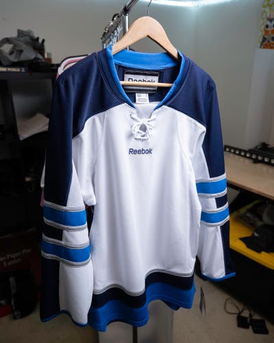 Winnipeg Jets Blank Uncrested Reebok Edge 25P00 Gamewear Jersey Small