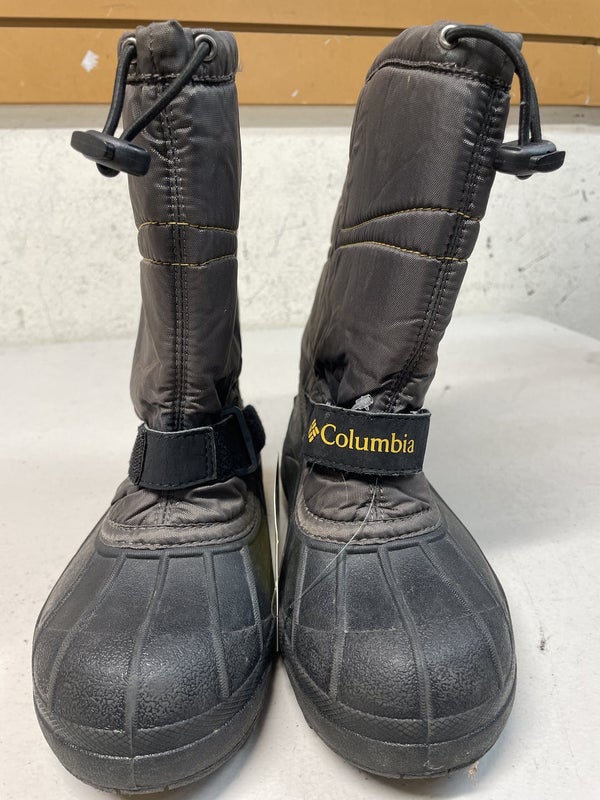 Used Columbia Junior 04 Outdoor Boots