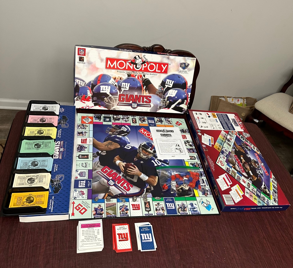 NY Giants Monopoly Collectors Edition 2006 NFL Boardgame