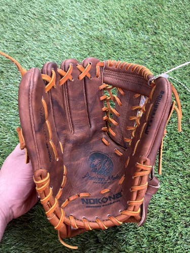 Used Nokona Walnut Left Hand Throw Baseball Glove 11.5"