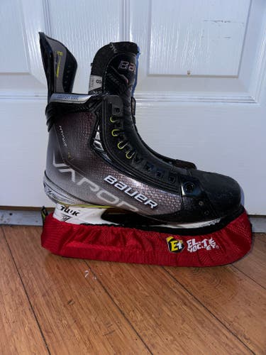 Senior Used Vapor Hyperlite Skates Size 8 Fit 2