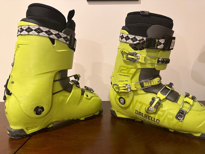Used All Mountain Stiff Flex Panterra Ski Boots