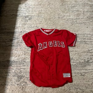 Red Used Kids Unisex Majestic Jersey