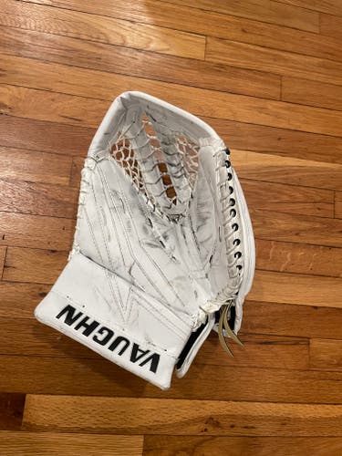 Used Regular Vaughn V9 Pro Carbon glove