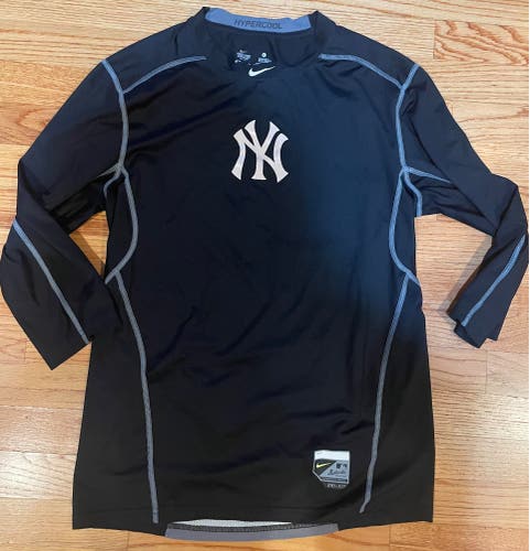 NY Yankees Black Hypercool Men’s Medium Nike Pro Combat Shirt