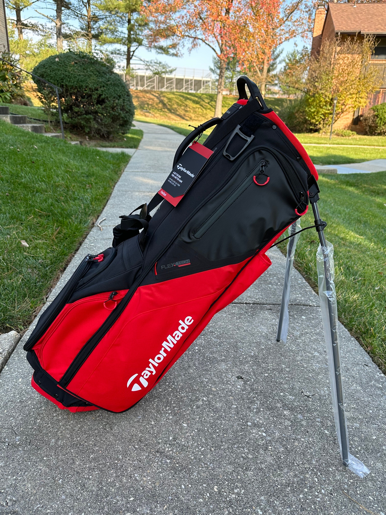 TaylorMade 2022 Flextech Red / Grey Stand Bag