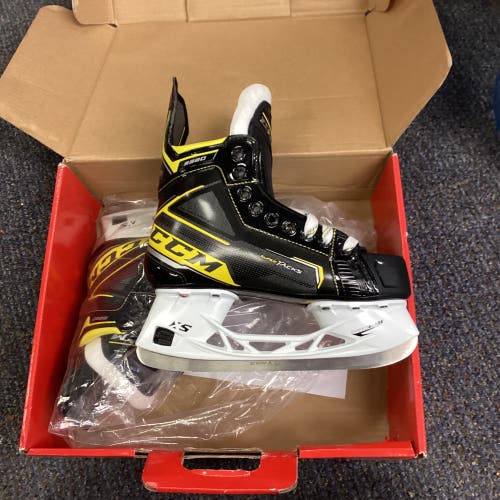 CCM TACKS 9380 SKATES SIZE 4D
