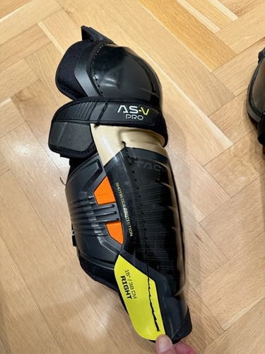 Senior Like New CCM ASV Pro 15" Shin Pads
