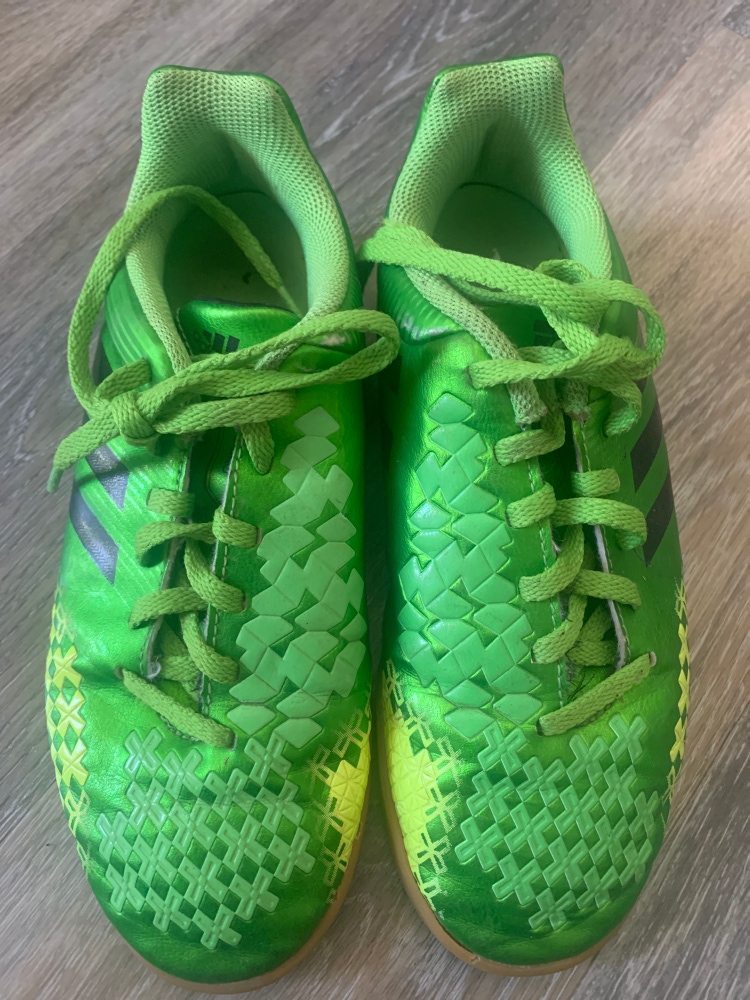 Green Unisex Size 4.0 (Women's 5.0) Adidas Predito Shoes