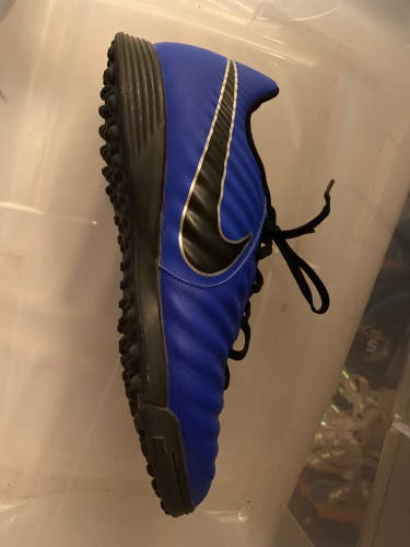 Nike Tiempo Indoor Soccer Shoes