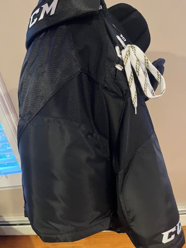 Senior Large CCM Tacks 9080 Hockey Pants
