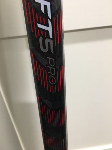 ***2-Pack*** New Senior CCM Right JetSpeed FT5 Pro Hockey Sticks P88 85 Flex Grip